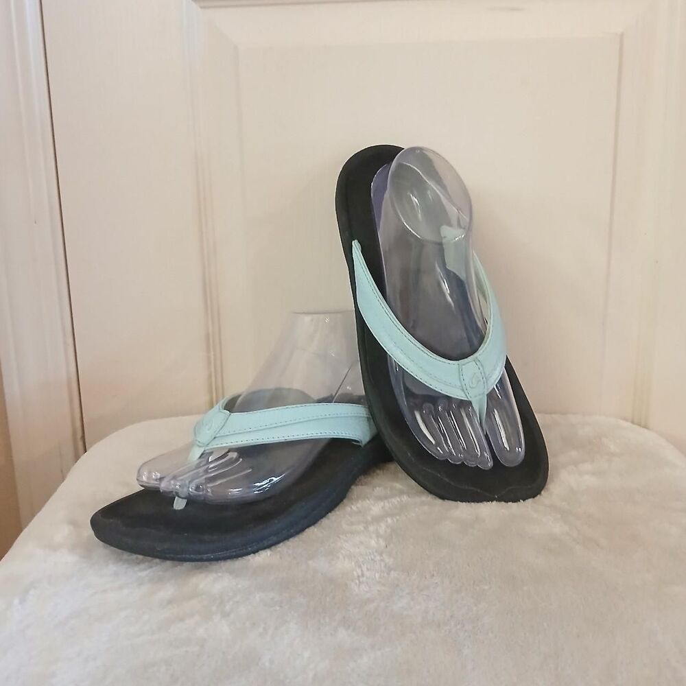 OluKai Ohana Blue Leather Flip Flop Thong Sandals W 10 or M 8-8.5 Coastal Beach